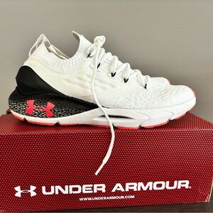 UA HOVR Phantom 2 size 11.  Like new with box. Extra laces included.